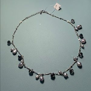 Adorable shiny pearl and beaded necklace